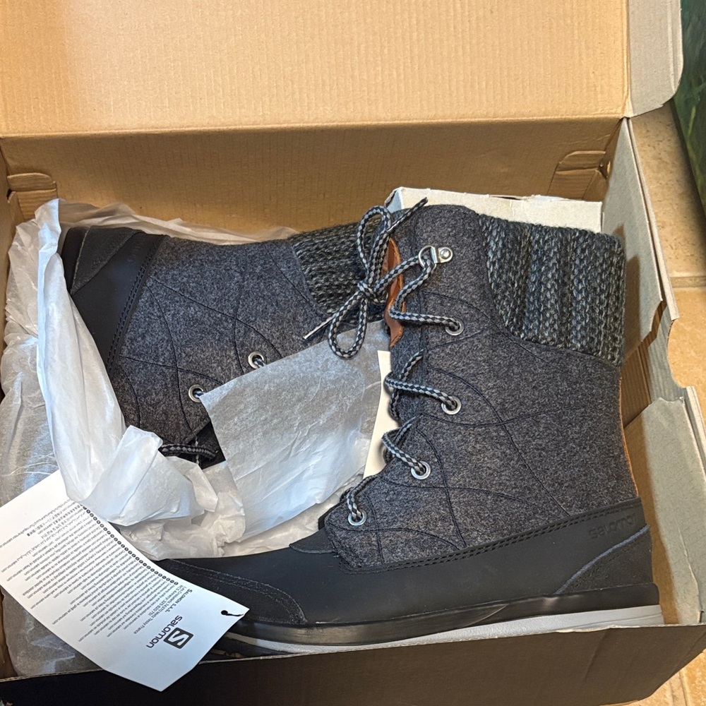 Salomon Women's Black and Gray Lace Up Boots
